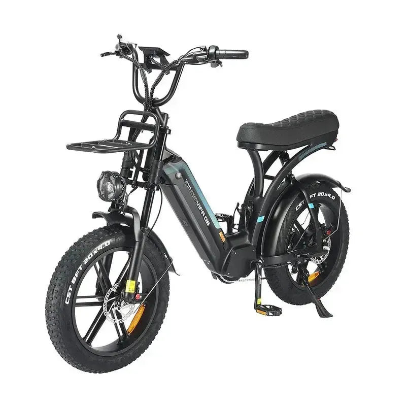 Ouxi Q8 fatbike in zwart, schuin vooraanzicht van links met hoog stuur, voordrager en 20x4.0 fatbike-banden